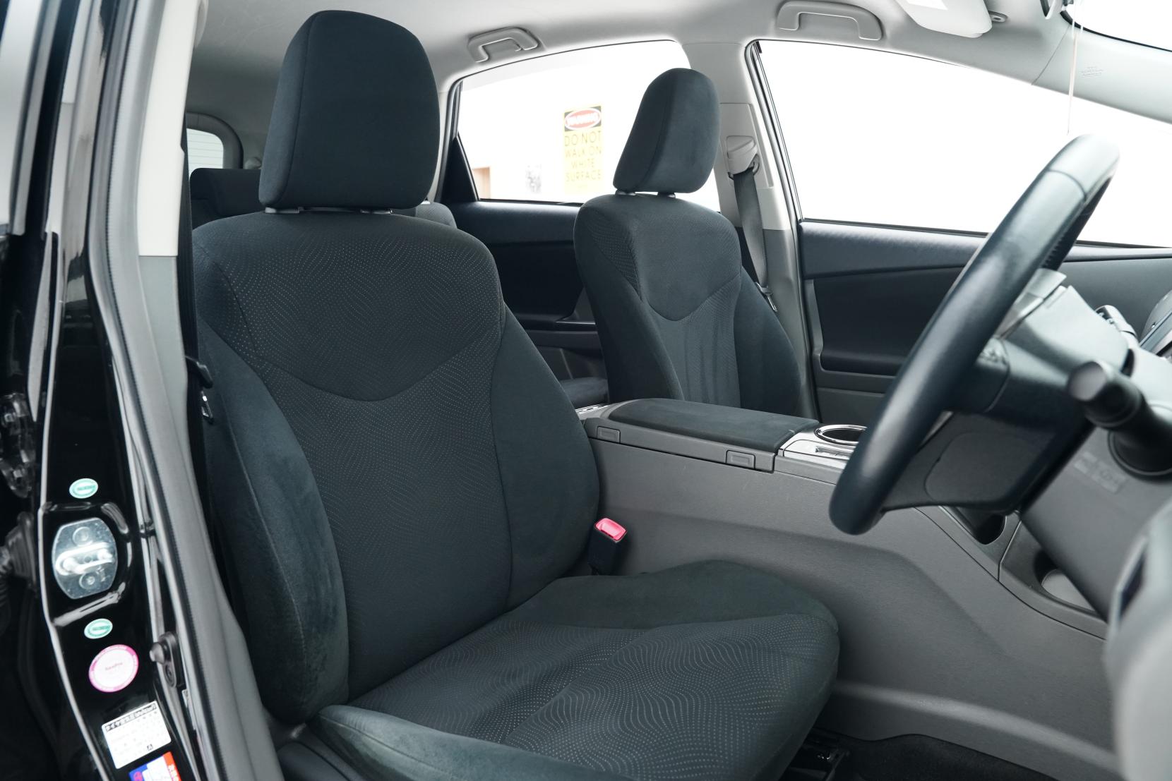 Toyota Prius Alpha S 7 Seater