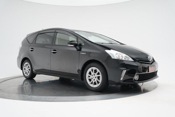 Toyota Prius Alpha S 7 Seater