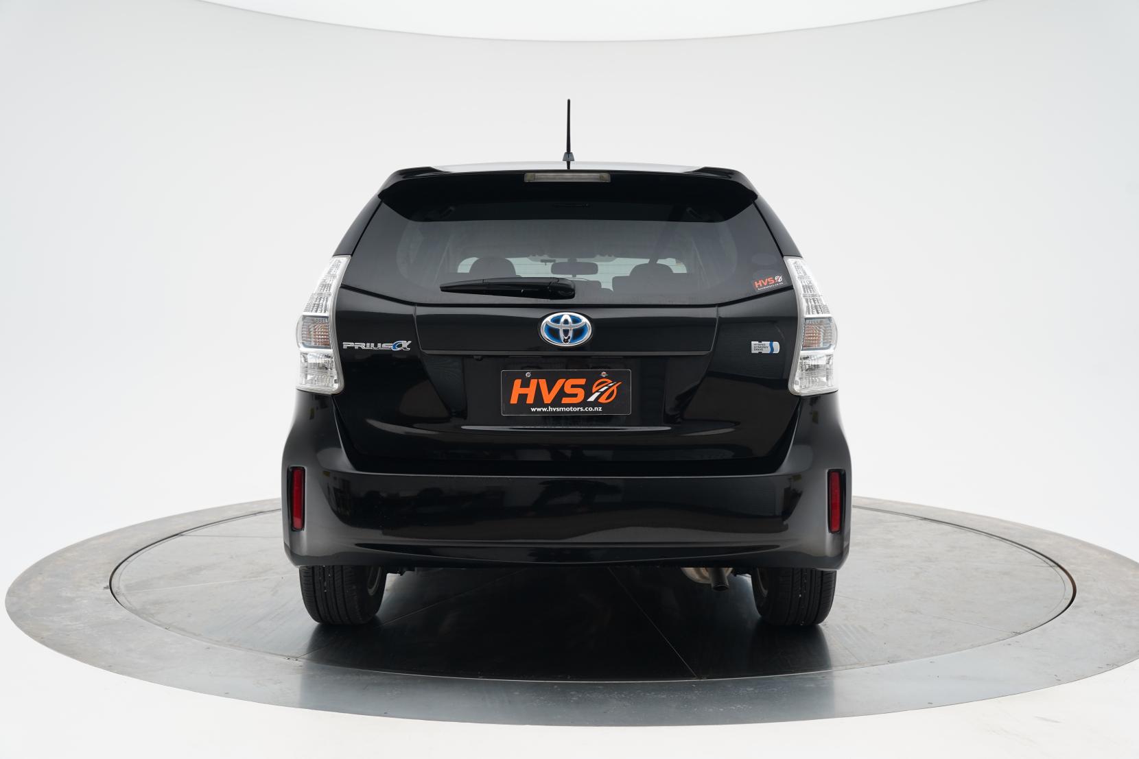 Toyota Prius Alpha S 7 Seater