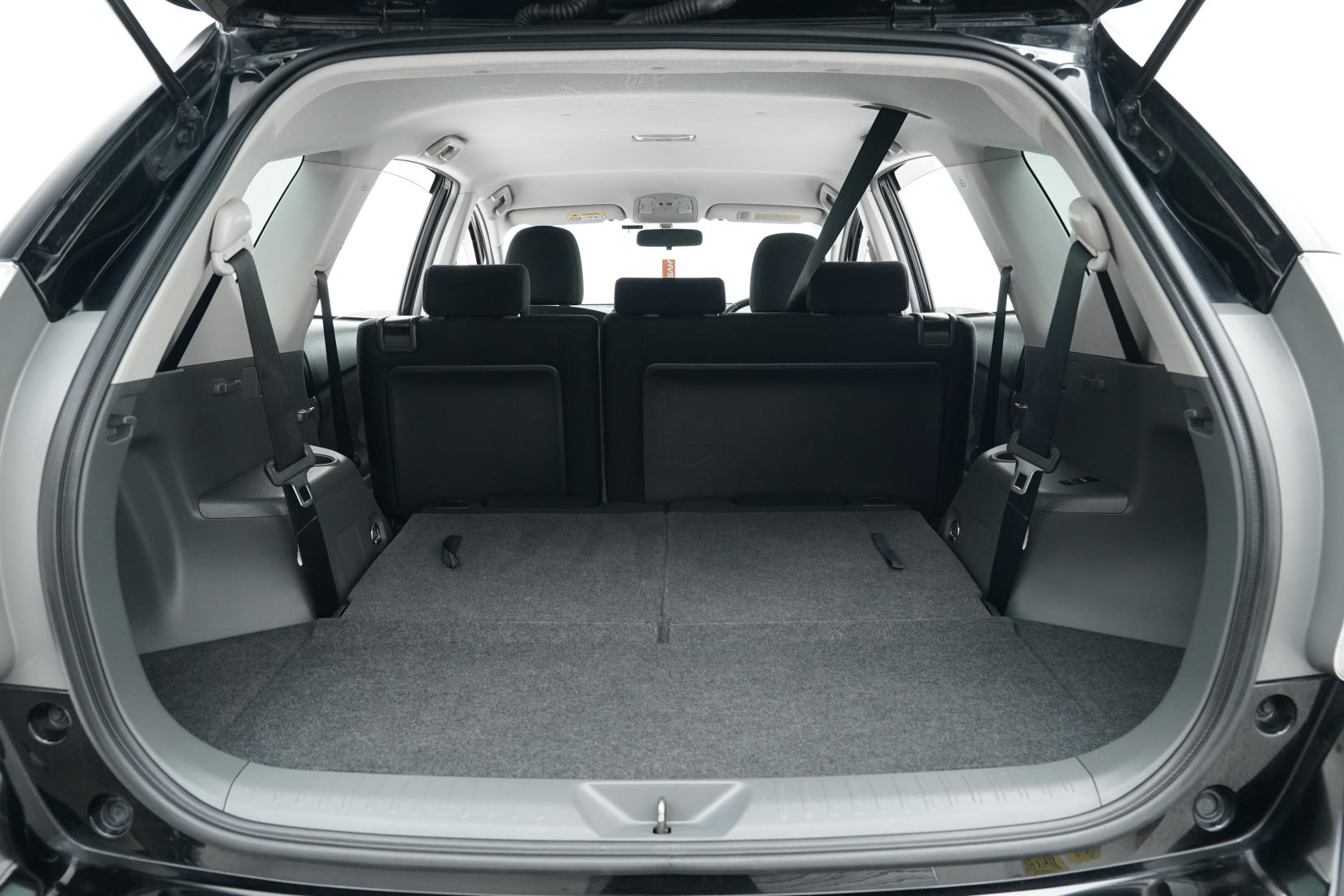 Toyota Prius Alpha S 7 Seater