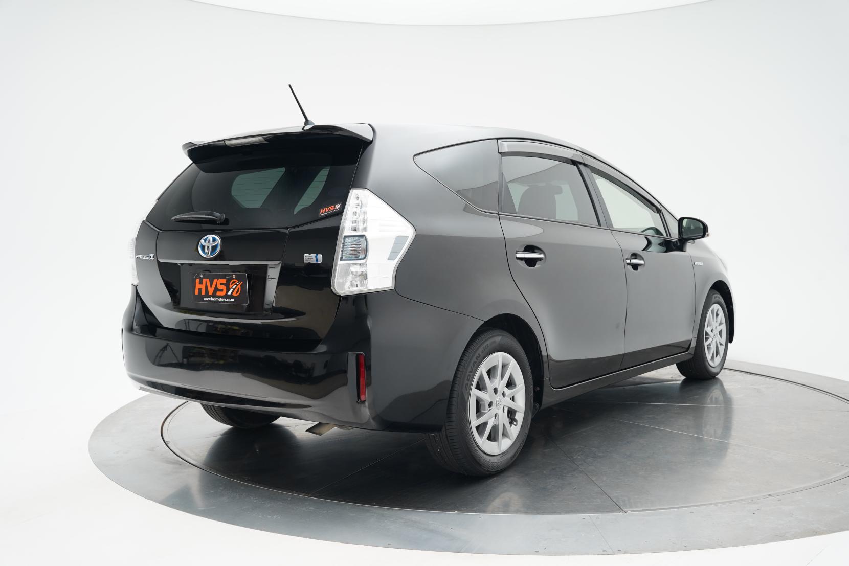 Toyota Prius Alpha S 7 Seater