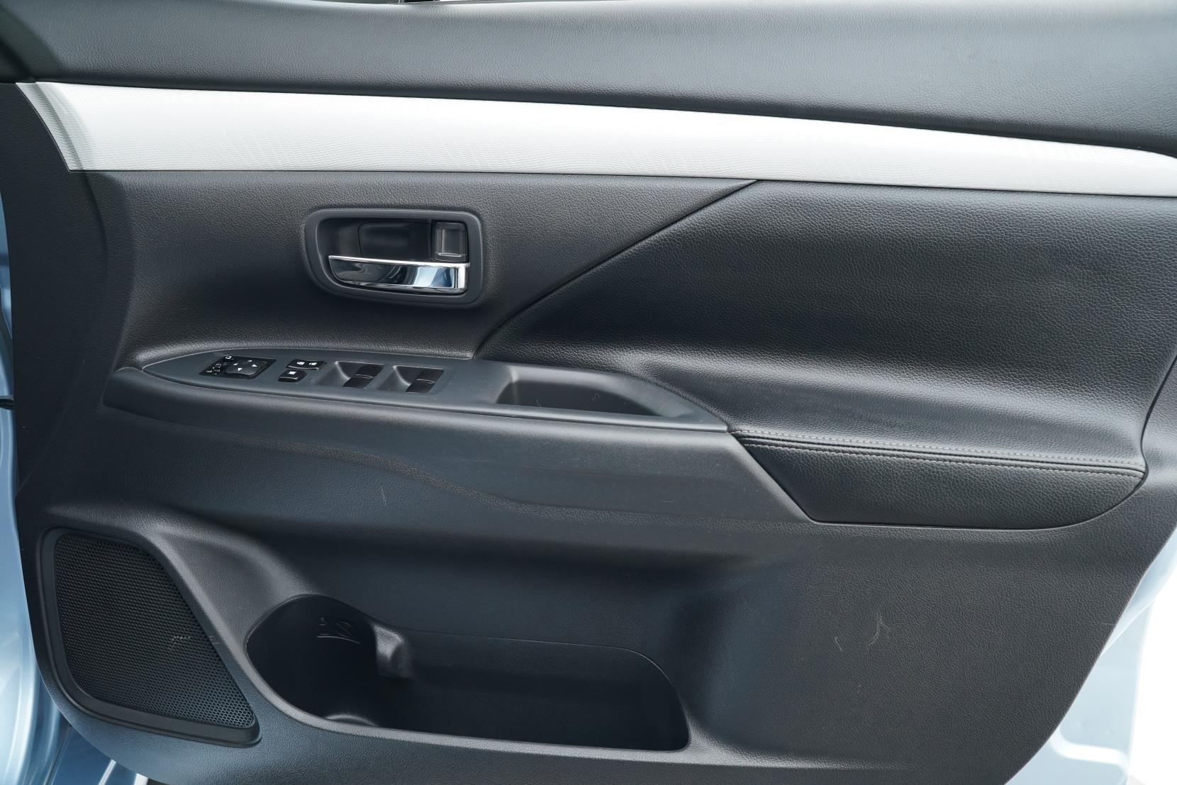 Mitsubishi Outlander 2.4 4WD PHEV G