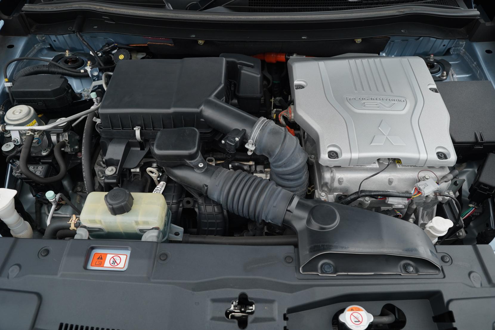 Mitsubishi Outlander 2.4 4WD PHEV G