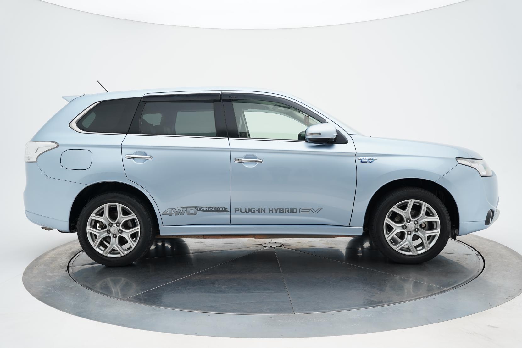 Mitsubishi Outlander 2.4 4WD PHEV G