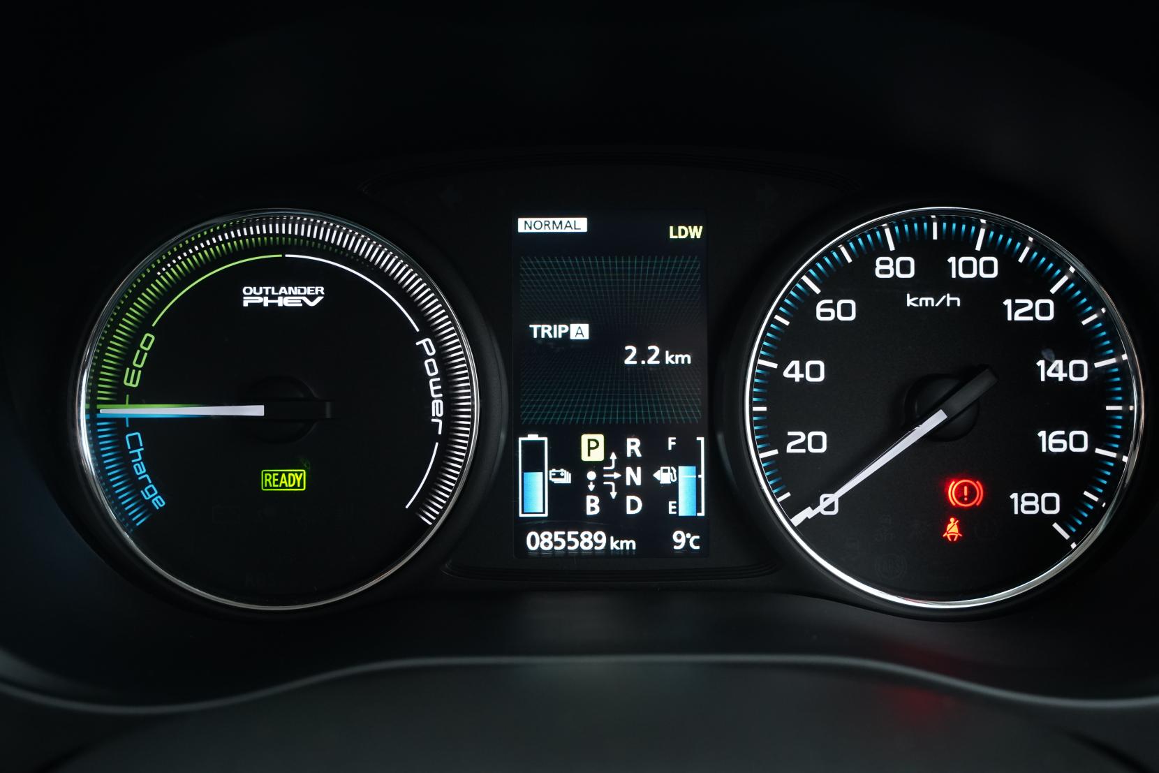Mitsubishi Outlander 2.4 4WD PHEV G