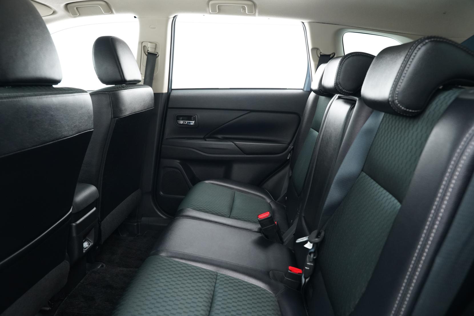Mitsubishi Outlander 2.4 4WD PHEV G