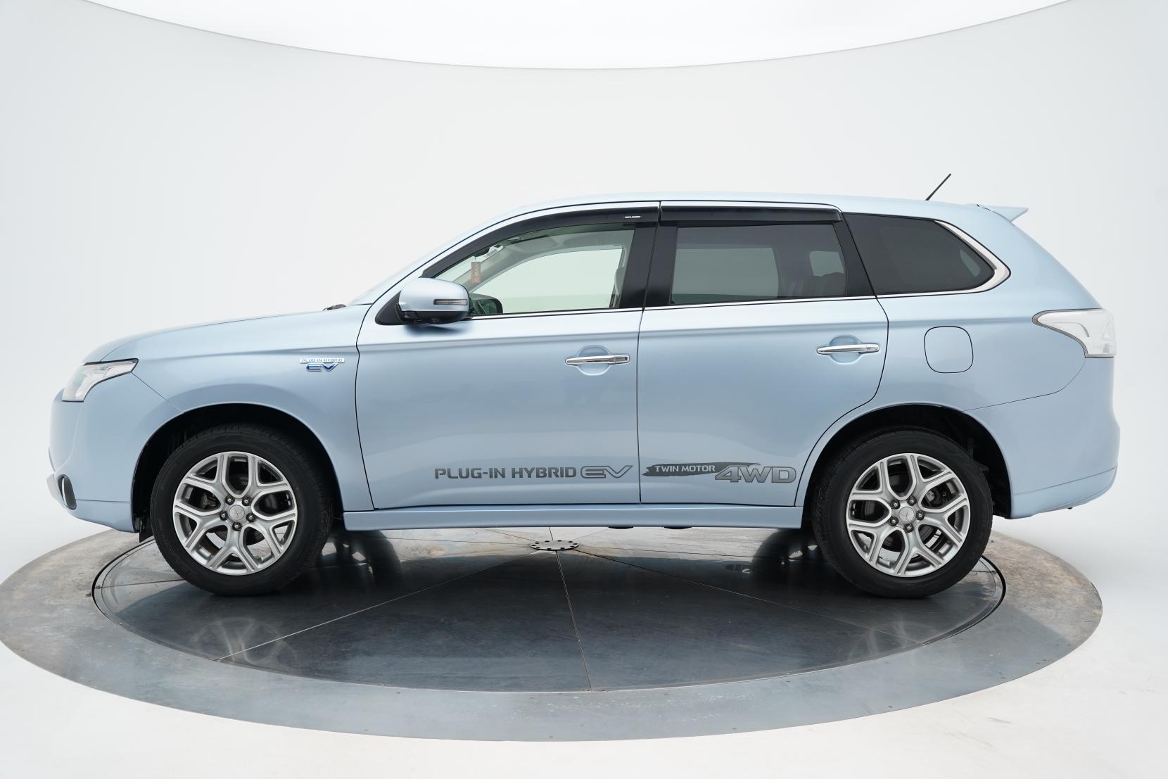Mitsubishi Outlander 2.4 4WD PHEV G