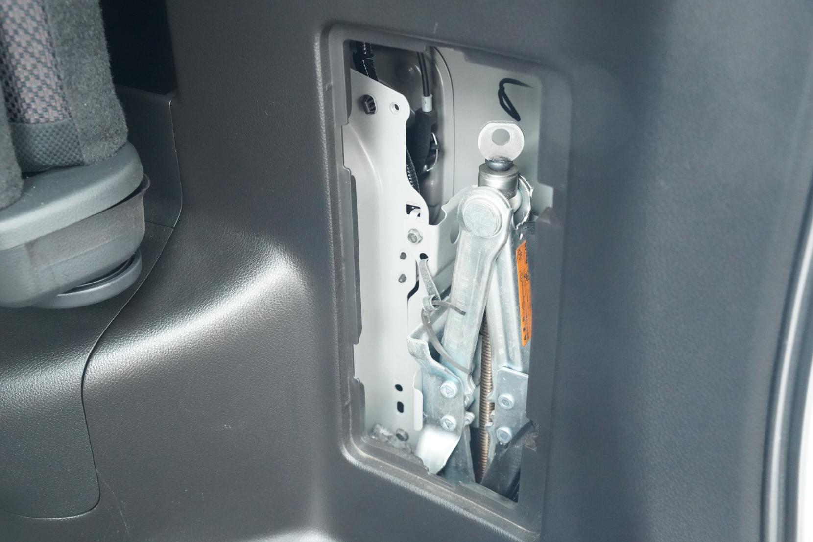 Nissan Serena 2.0 Hybrid HighwayStar G