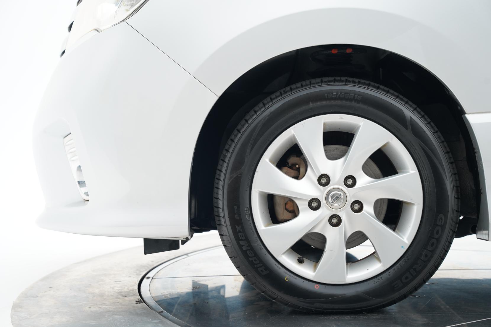 Nissan Serena 2.0 Hybrid HighwayStar G