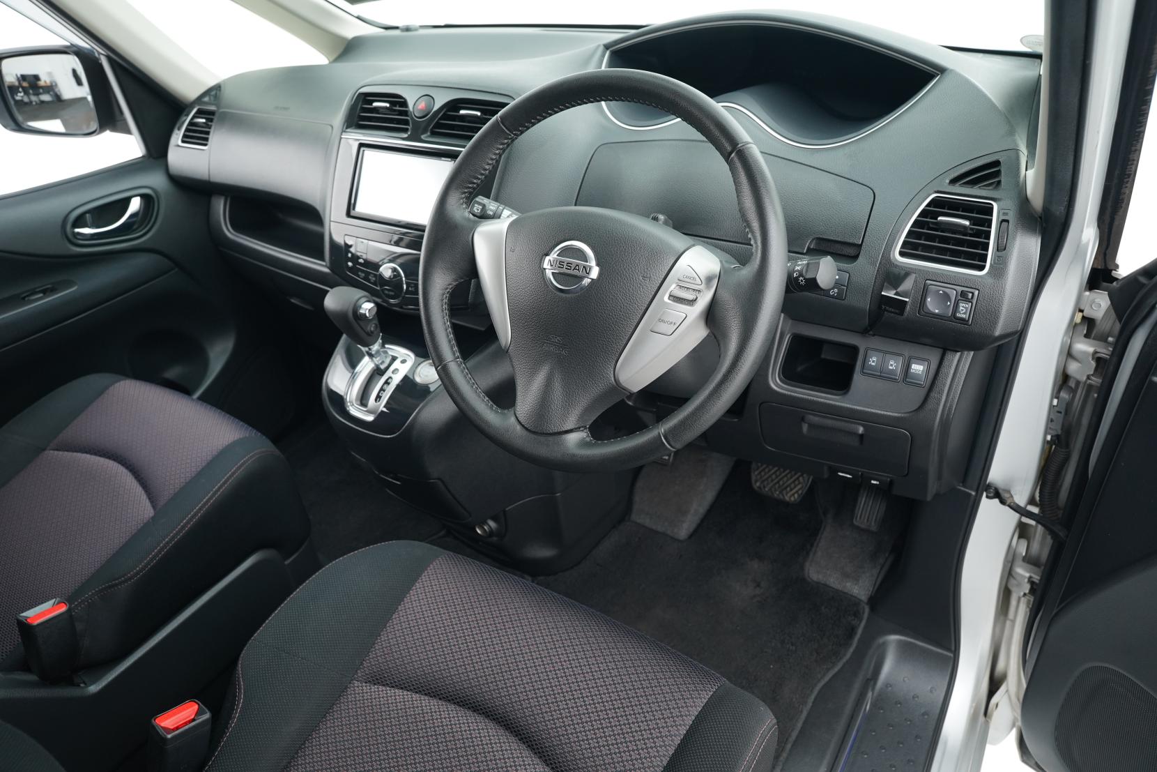 Nissan Serena 2.0 Hybrid HighwayStar G