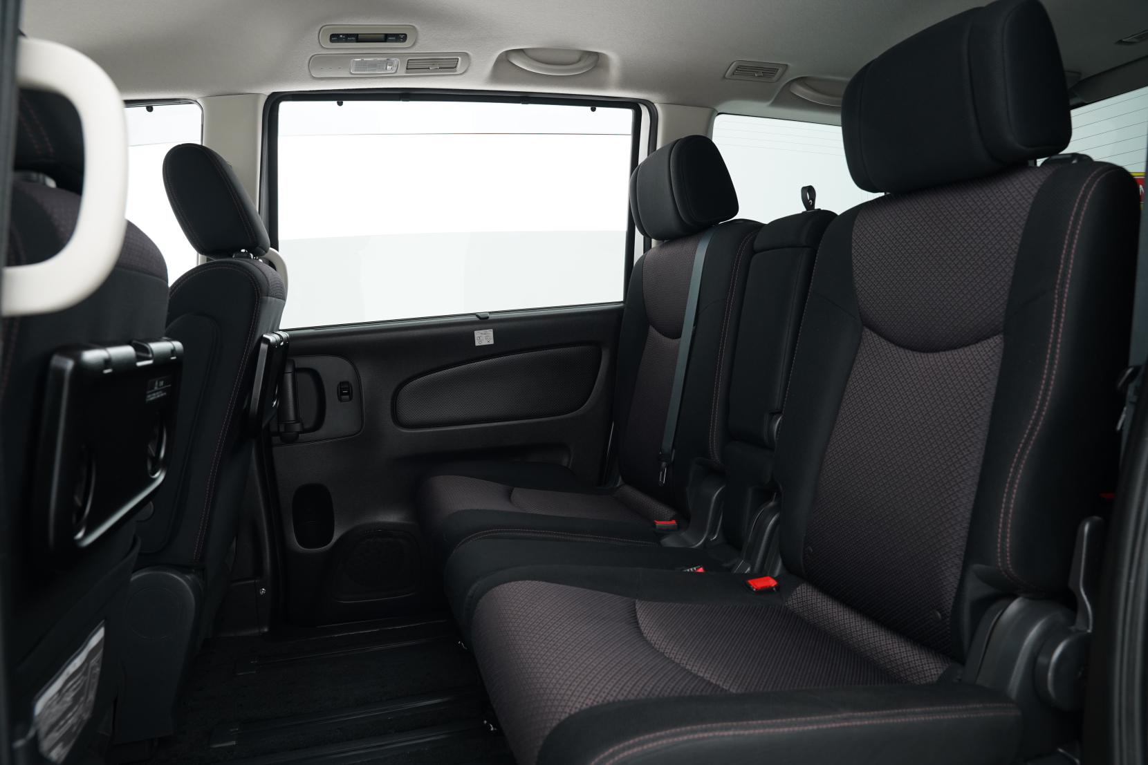 Nissan Serena 2.0 Hybrid HighwayStar G