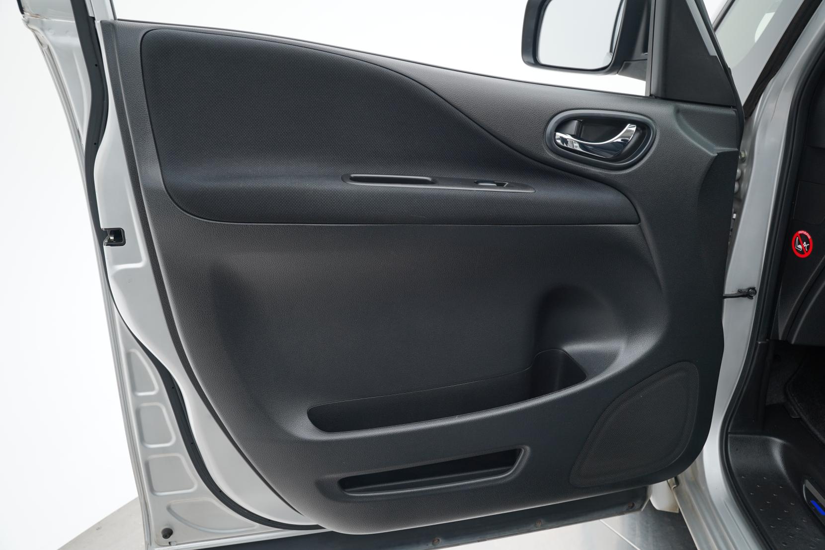 Nissan Serena 2.0 Hybrid HighwayStar G
