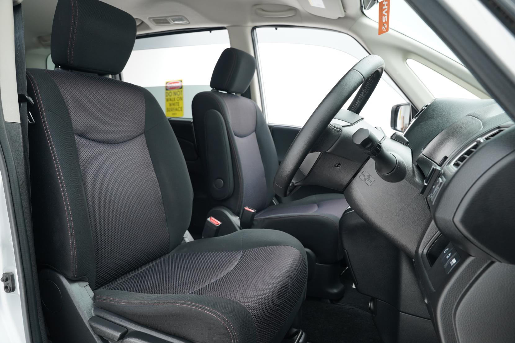 Nissan Serena 2.0 Hybrid HighwayStar G