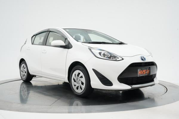 Toyota Aqua 1.5 Hybrid L