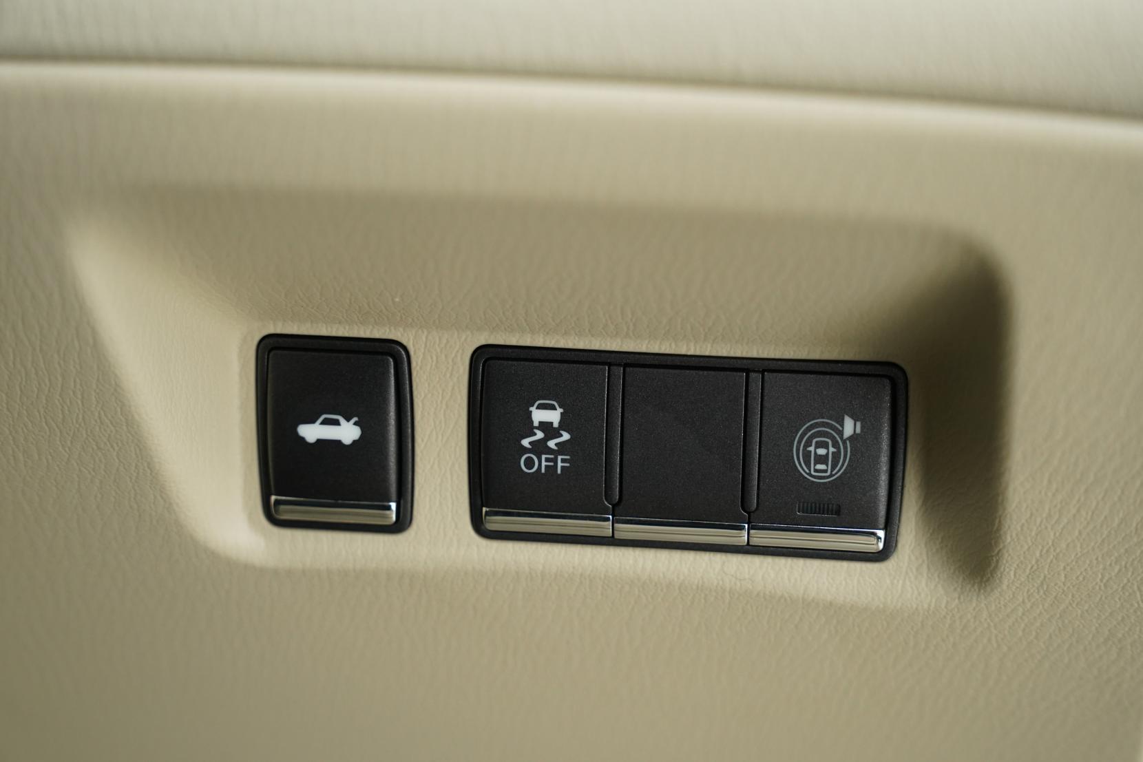 Nissan Fuga 3.5 Hybrid
