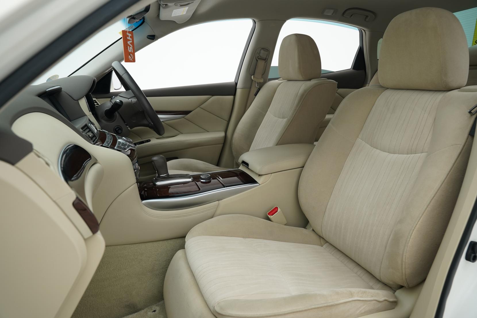 Nissan Fuga 3.5 Hybrid