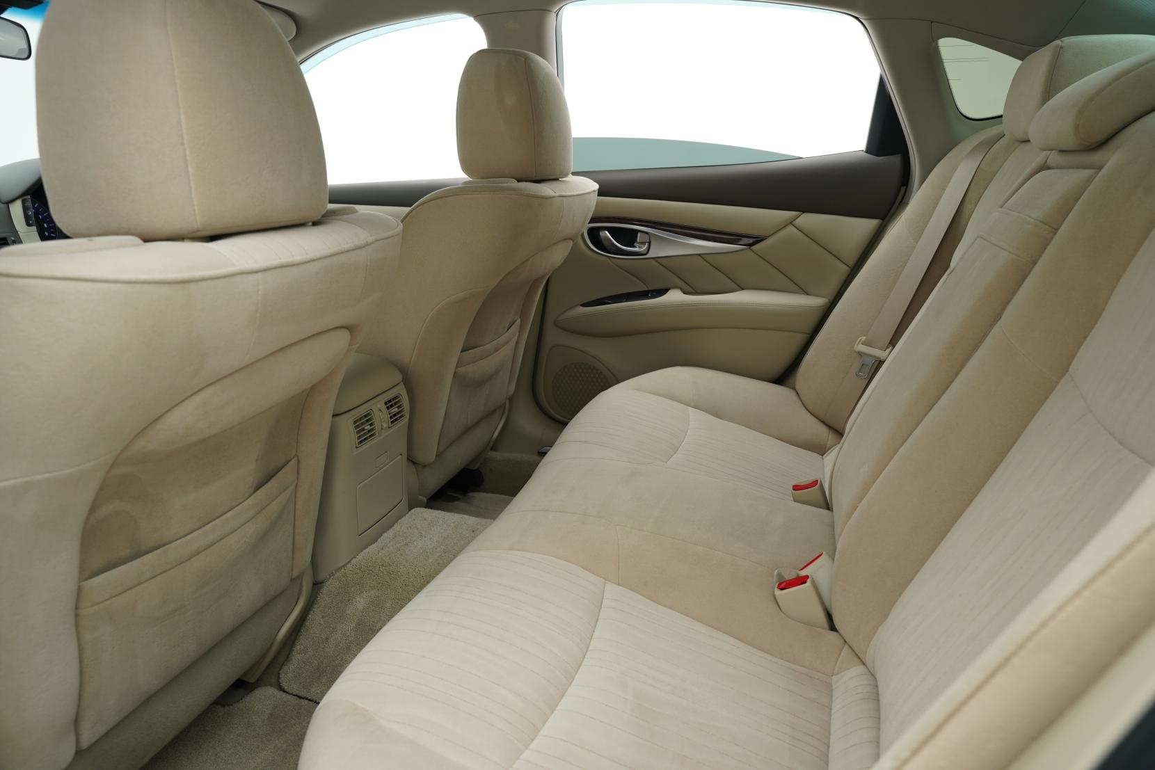 Nissan Fuga 3.5 Hybrid