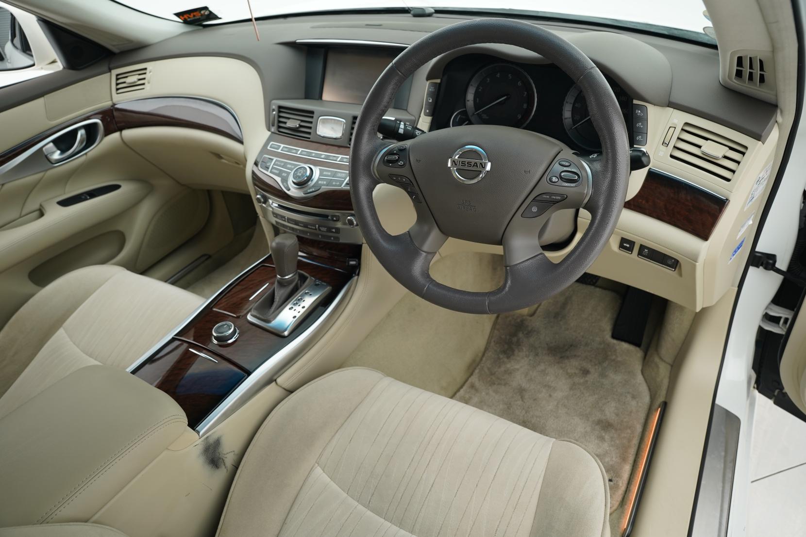 Nissan Fuga 3.5 Hybrid