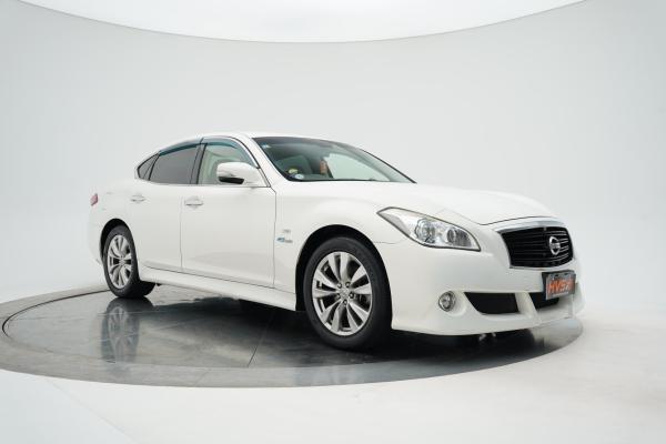 Nissan Fuga 3.5 Hybrid