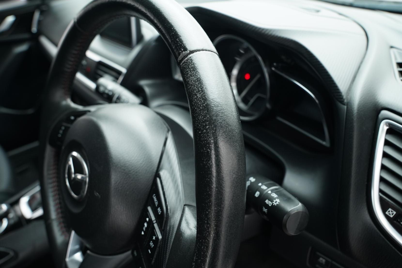 Mazda Axela 2.0 SPORT 20S TOURING