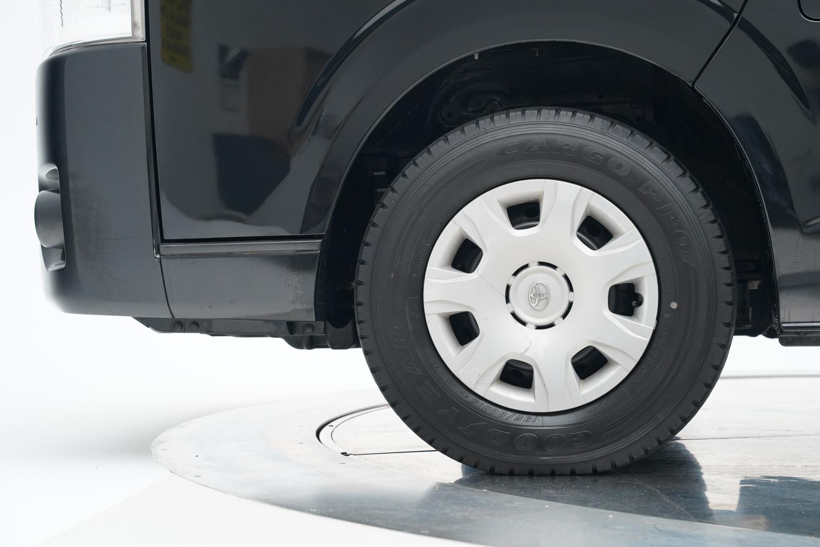 Toyota Hiace 2.8 2.8TD 5 Door GL 6 Seater