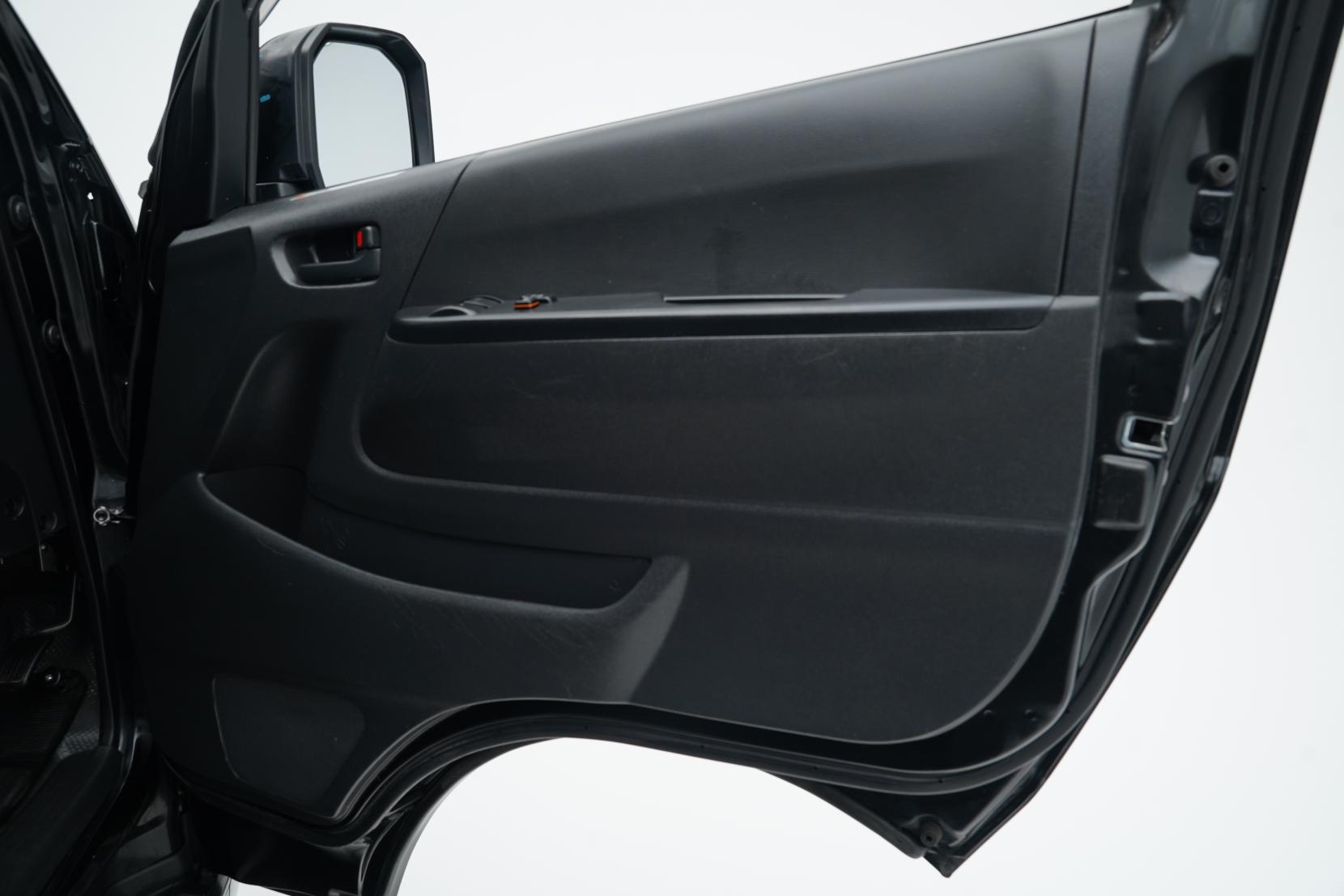 Toyota Hiace 2.8 2.8TD 5 Door GL 6 Seater