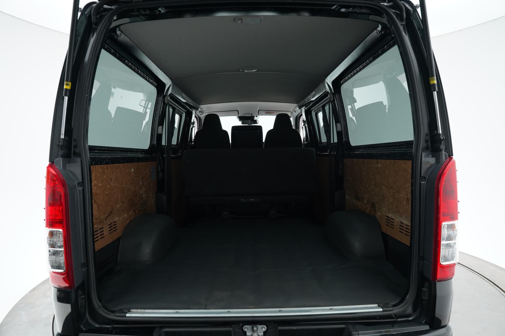 Toyota Hiace 2.8 2.8TD 5 Door GL 6 Seater