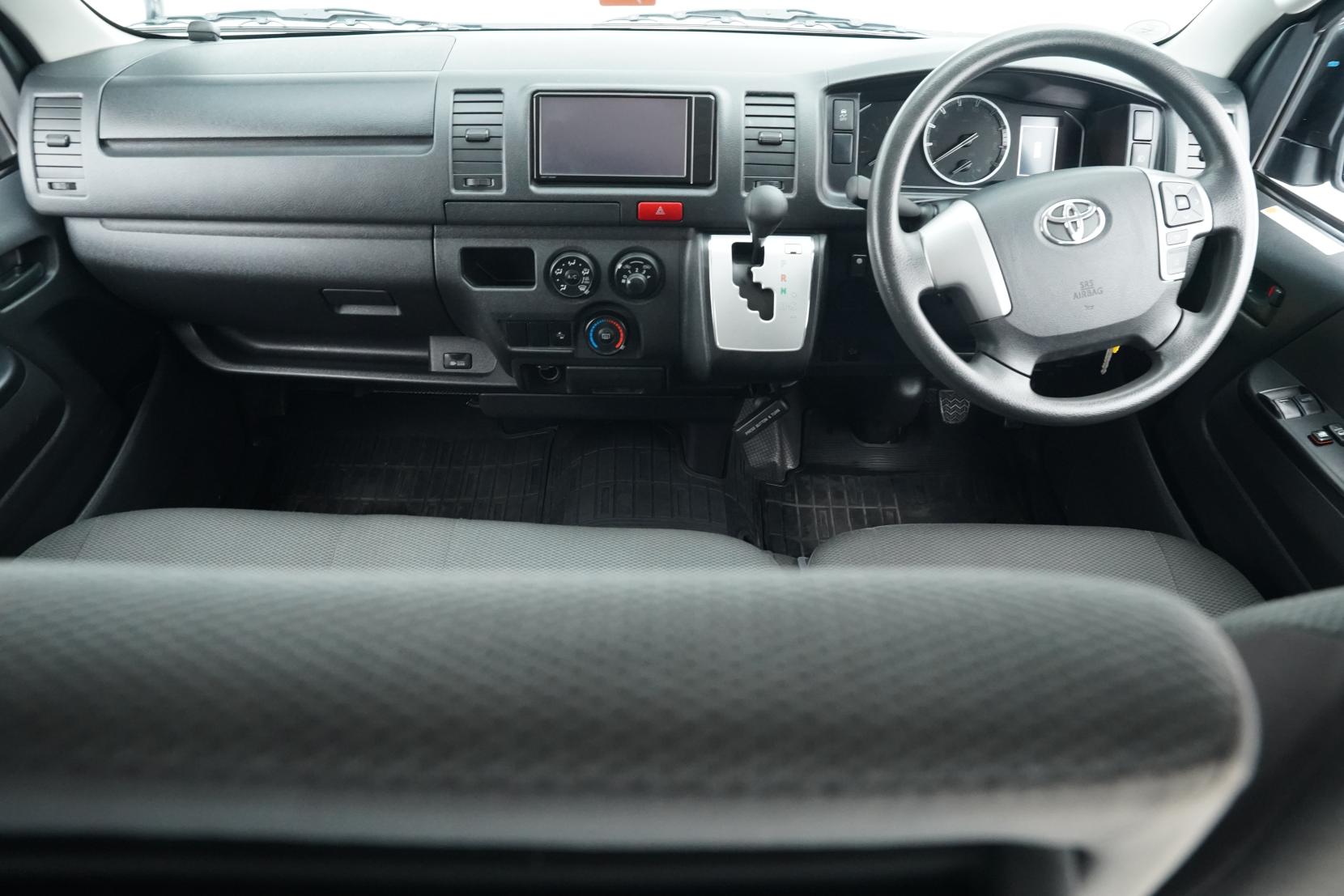 Toyota Hiace 2.8 2.8TD 5 Door GL 6 Seater