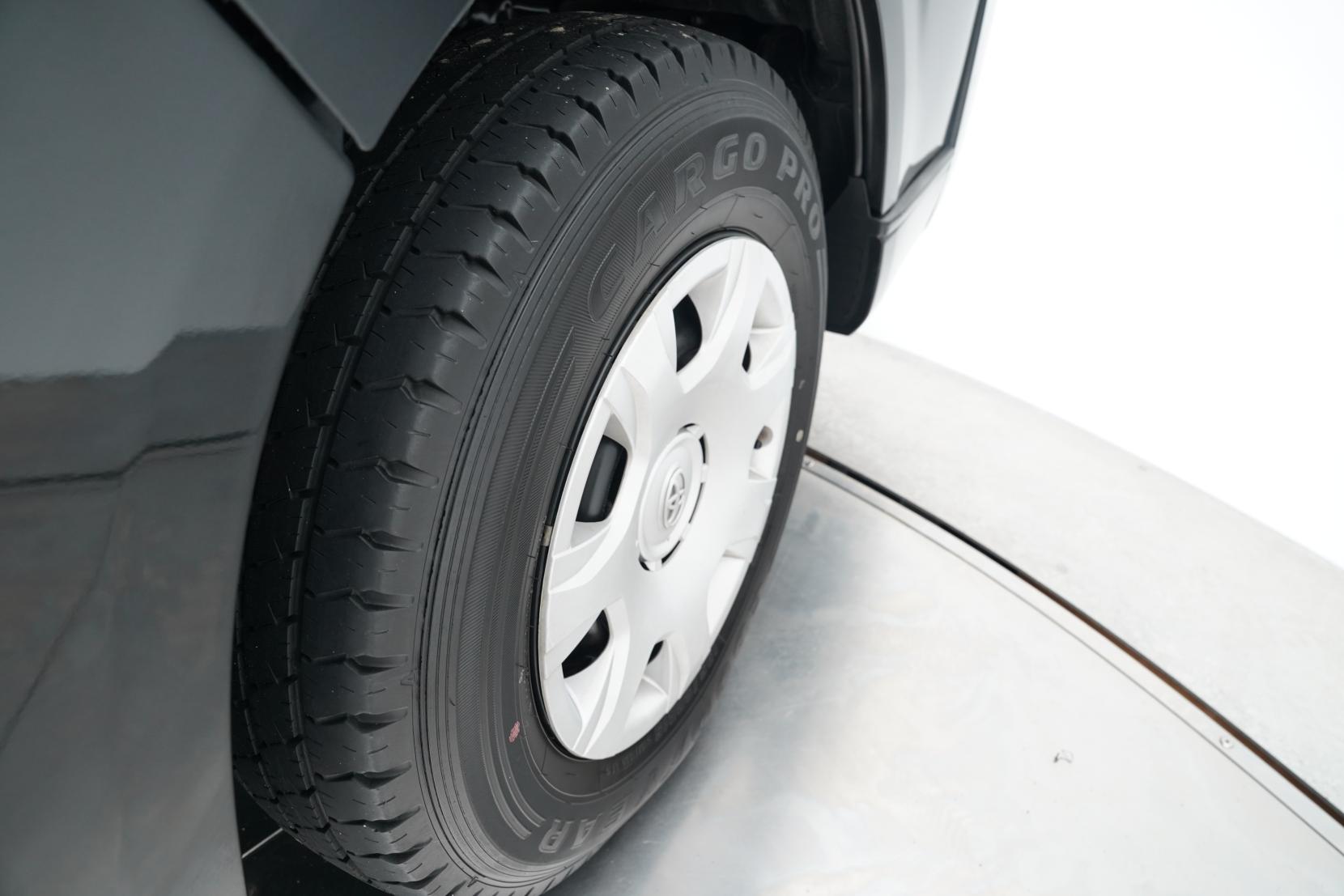 Toyota Hiace 2.8 2.8TD 5 Door GL 6 Seater