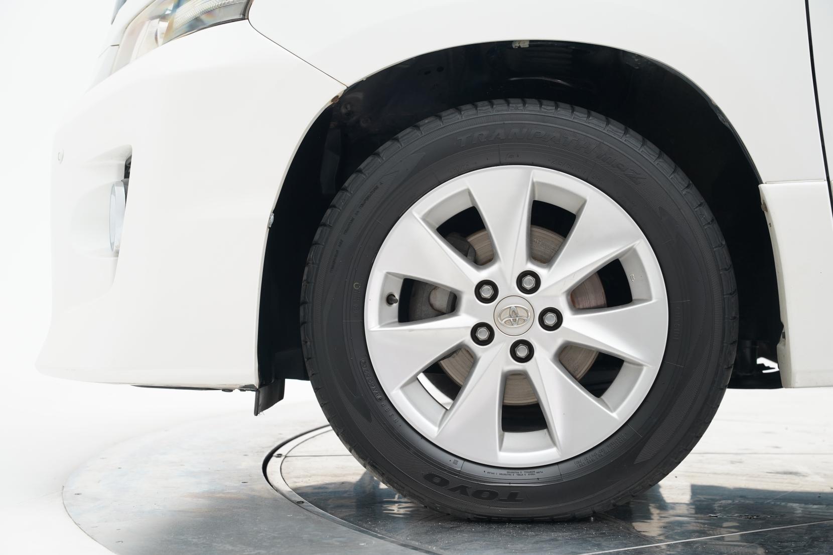 Toyota Vellfire 2.4 HYBRID ZR 4WD