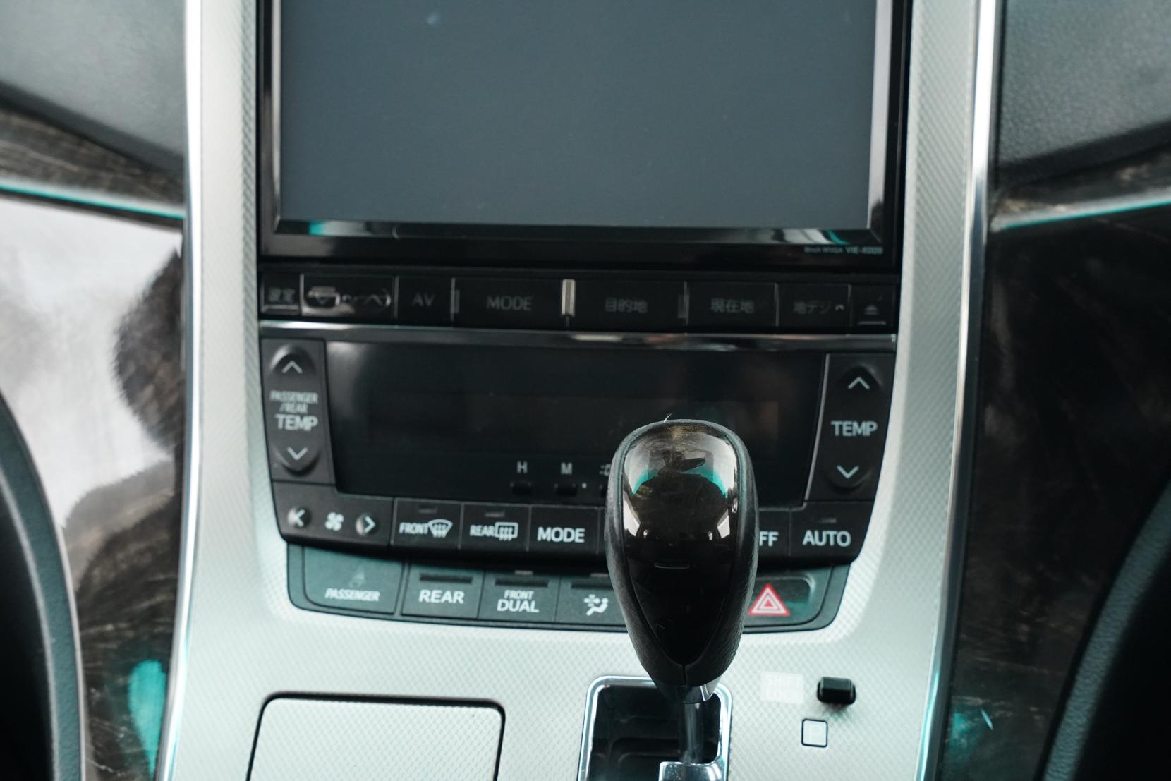 Toyota Vellfire 2.4 HYBRID ZR 4WD