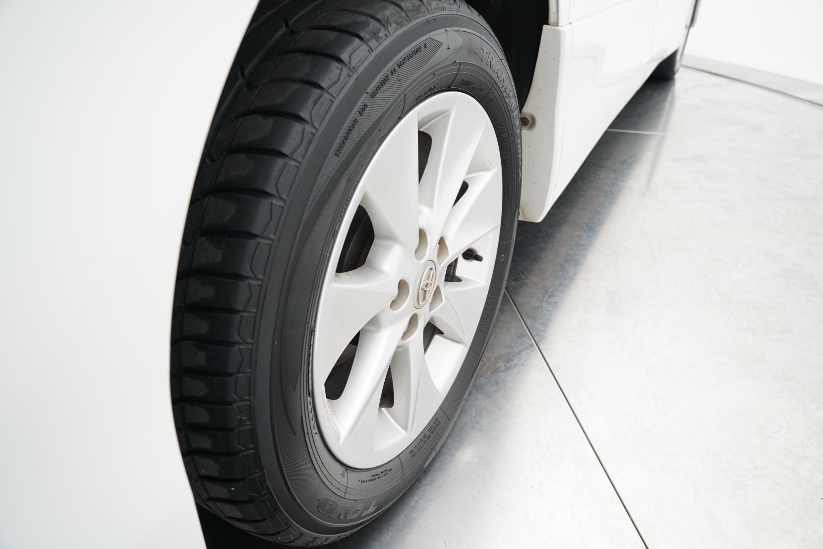 Toyota Vellfire 2.4 HYBRID ZR 4WD