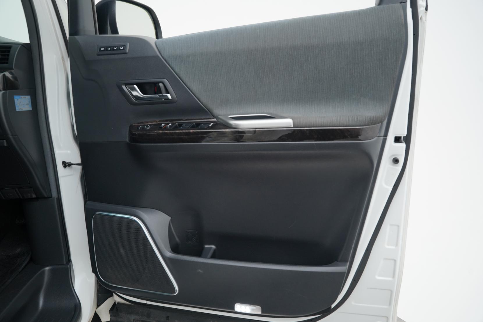 Toyota Vellfire 2.4 HYBRID ZR 4WD