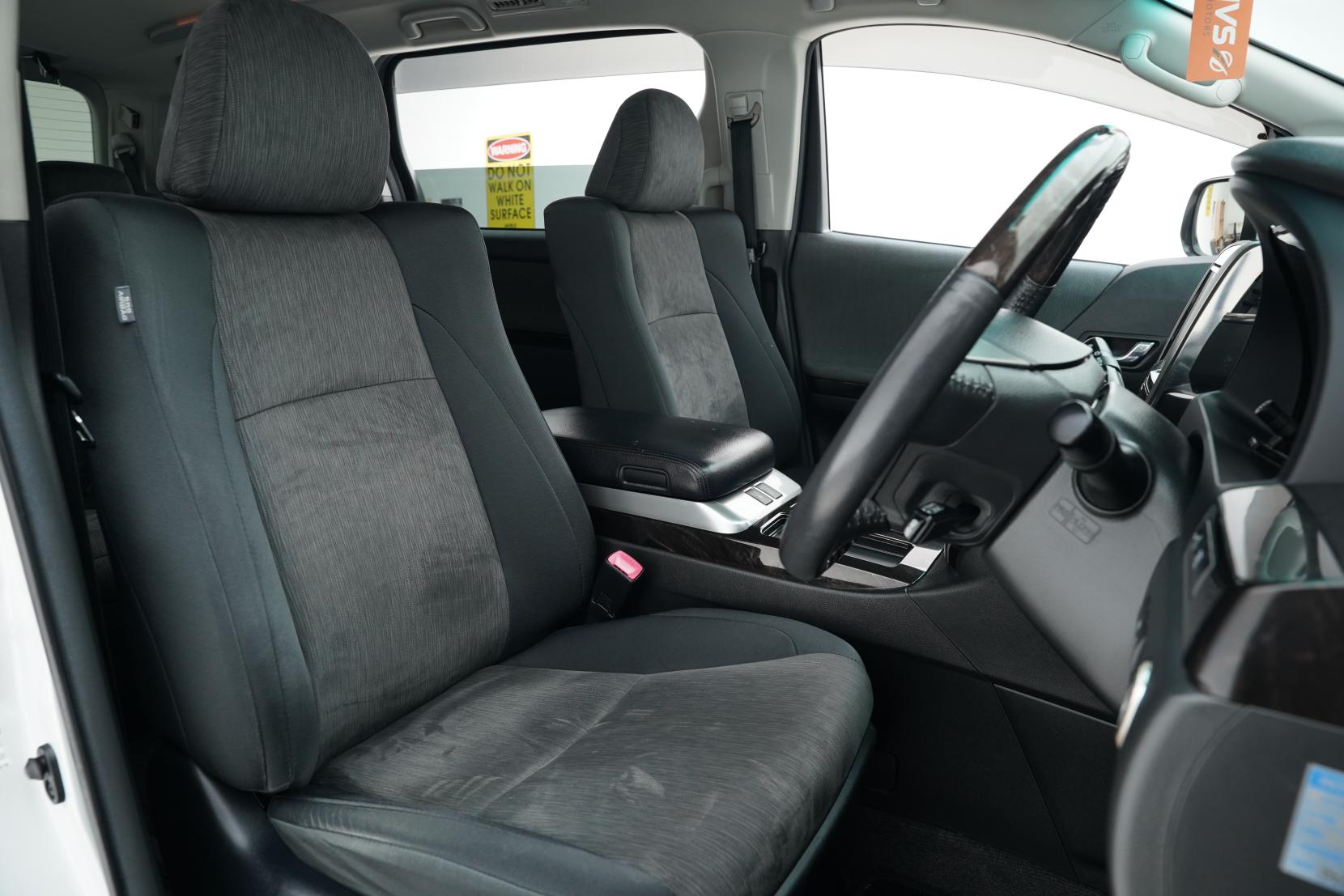 Toyota Vellfire 2.4 HYBRID ZR 4WD