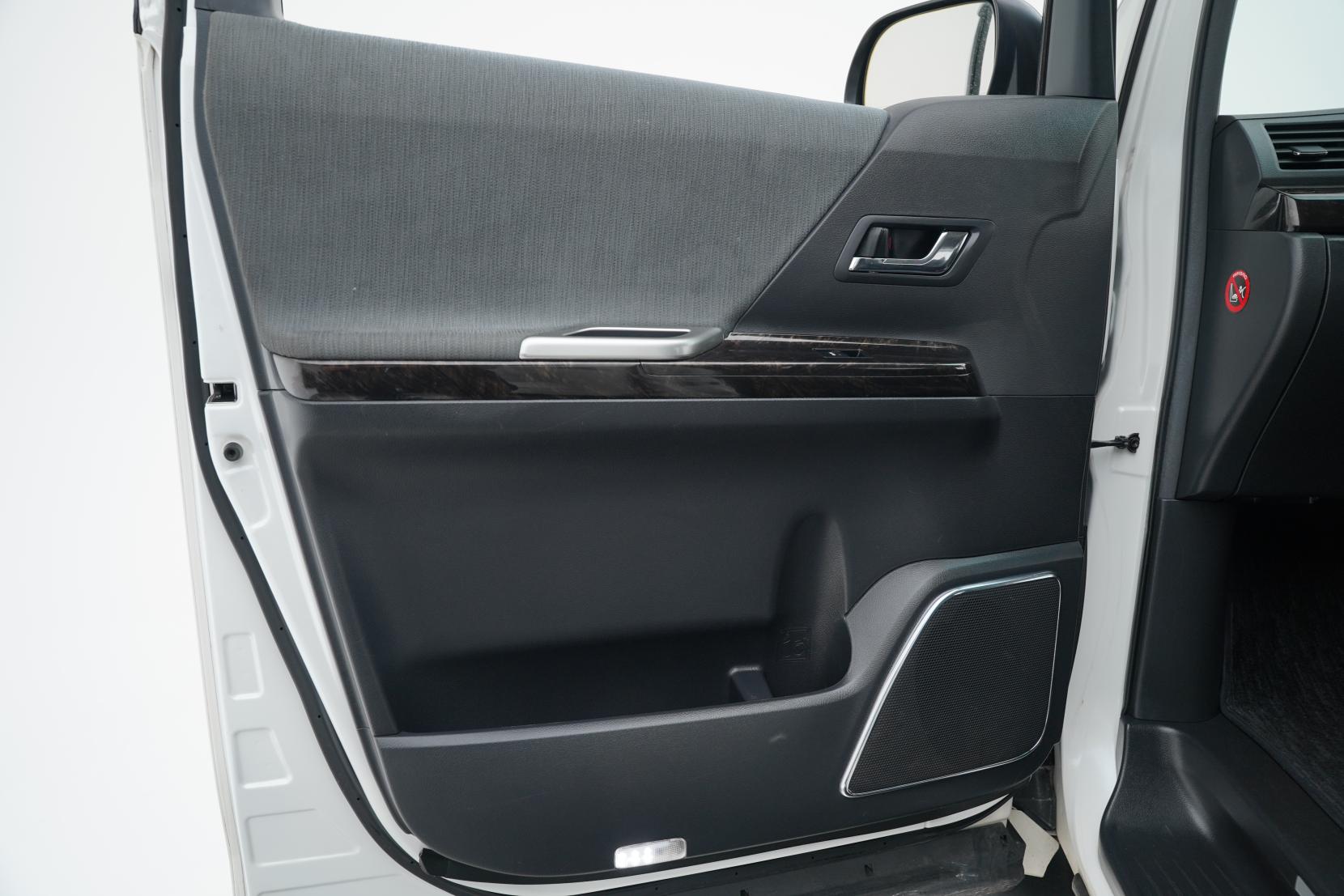 Toyota Vellfire 2.4 HYBRID ZR 4WD