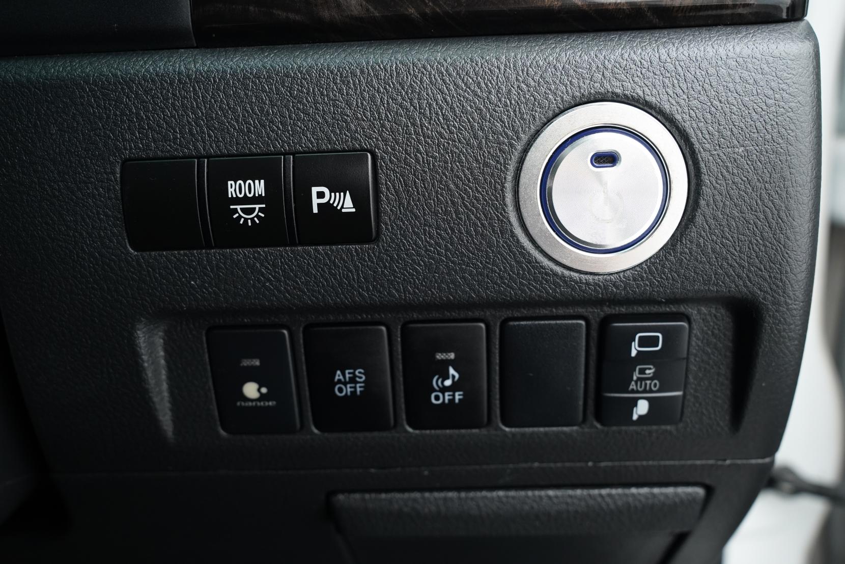 Toyota Vellfire 2.4 HYBRID ZR 4WD