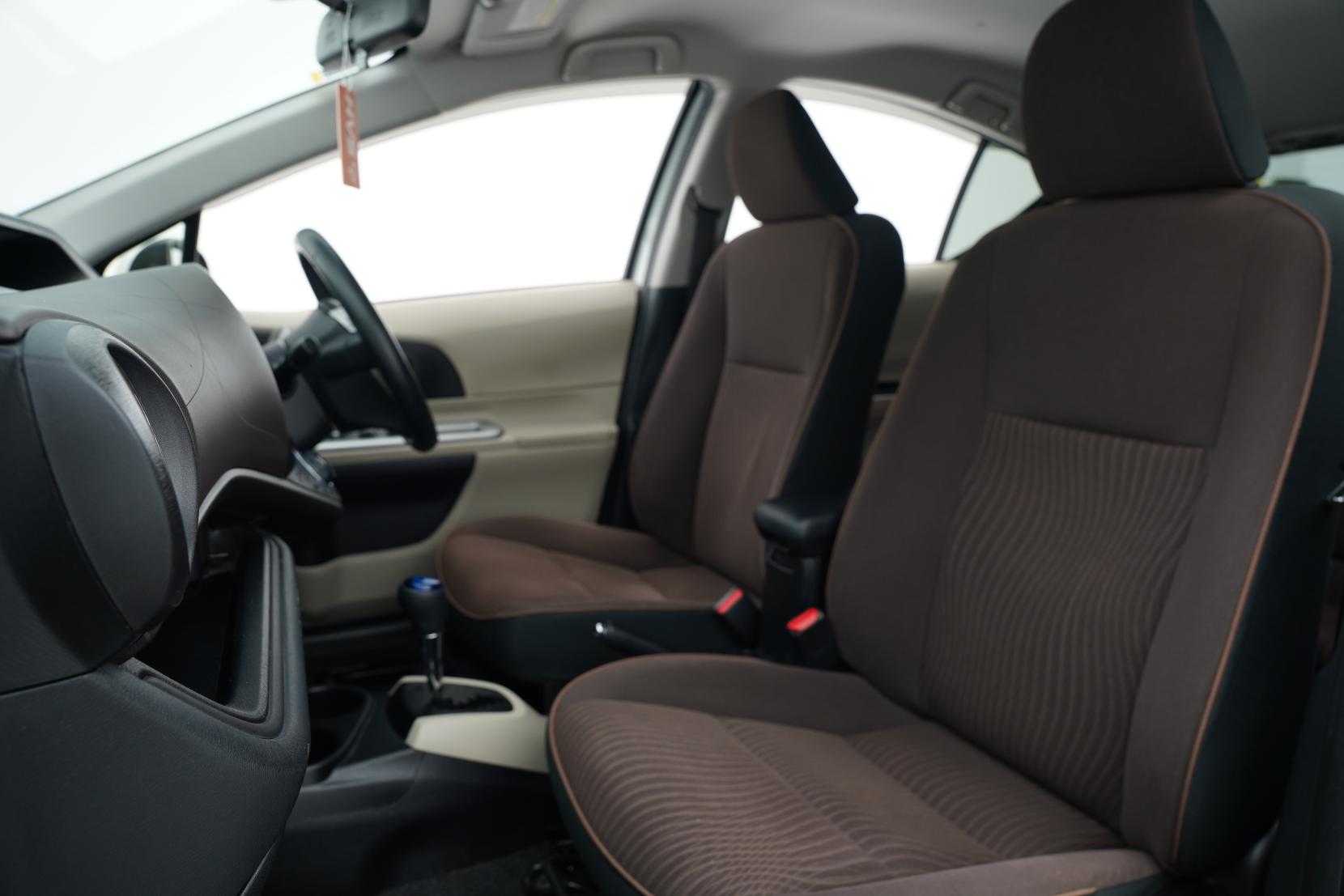 Toyota Aqua 1.5 Hybrid G Push Start