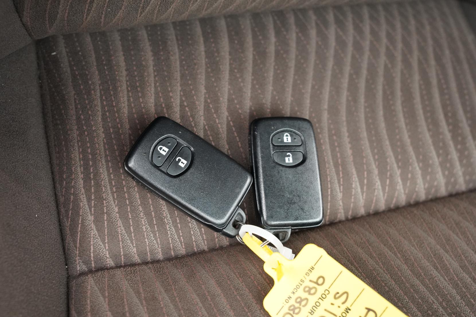 Toyota Aqua 1.5 Hybrid G Push Start