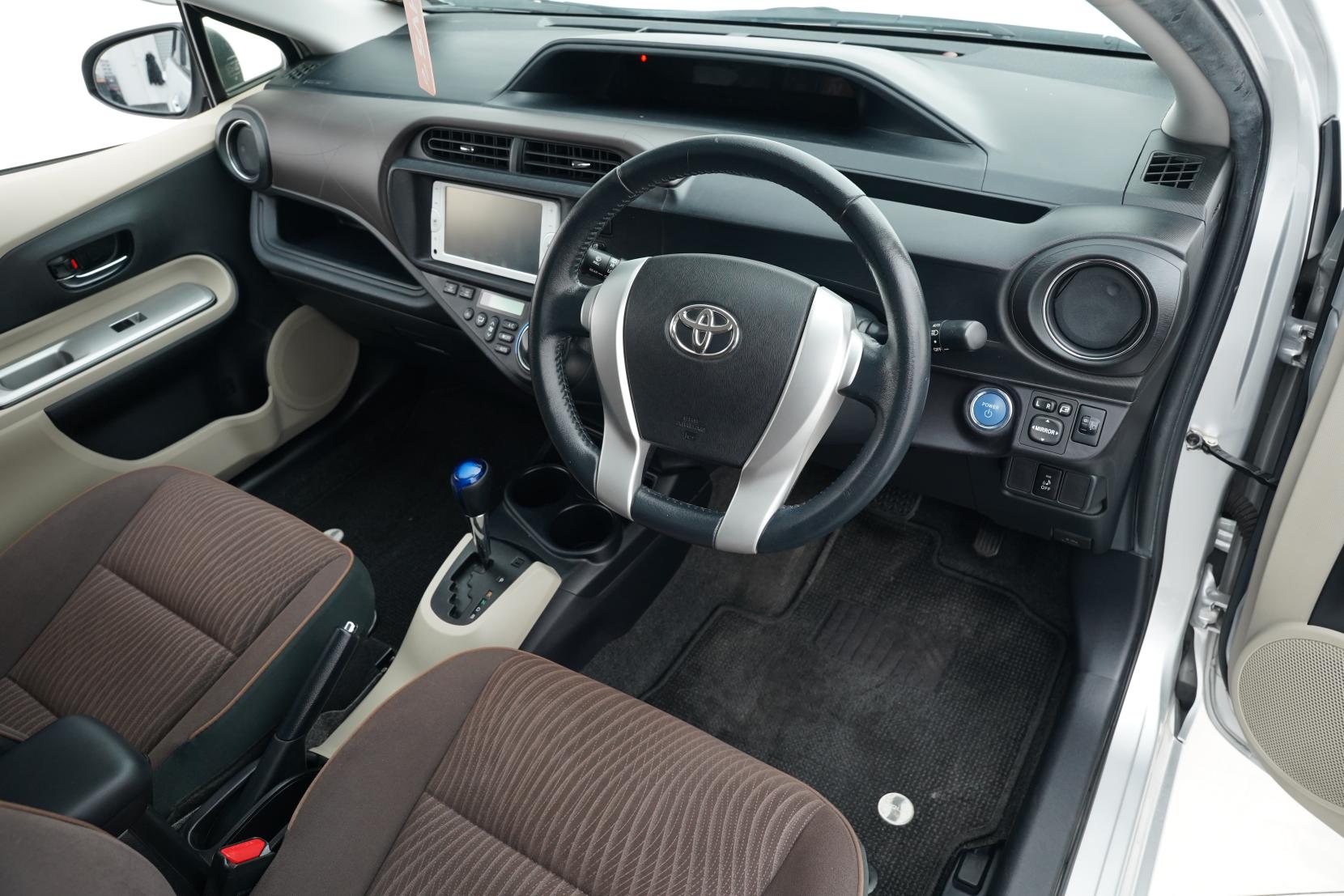 Toyota Aqua 1.5 Hybrid G Push Start