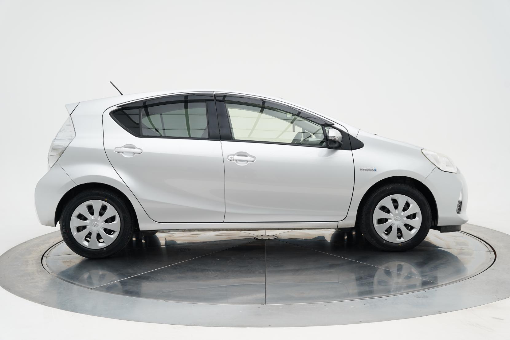 Toyota Aqua 1.5 S Push Start