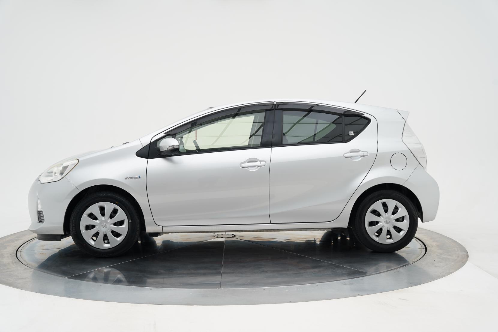 Toyota Aqua 1.5 S Push Start