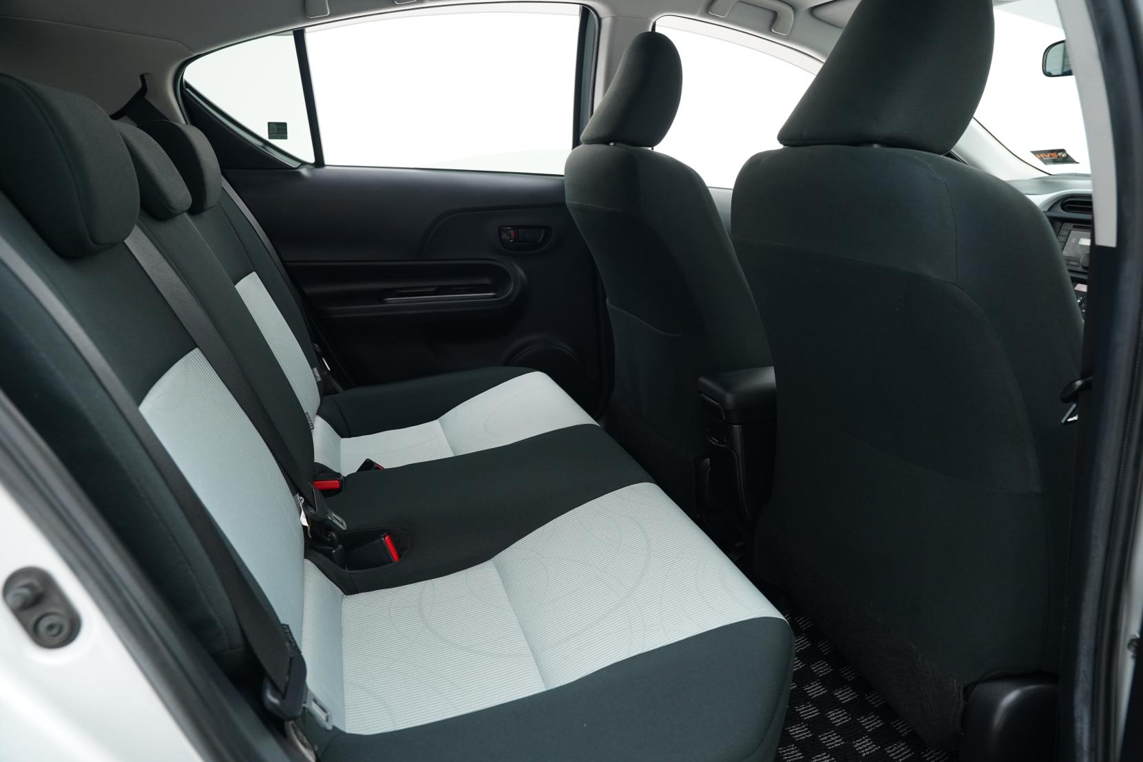 Toyota Aqua 1.5 S Push Start