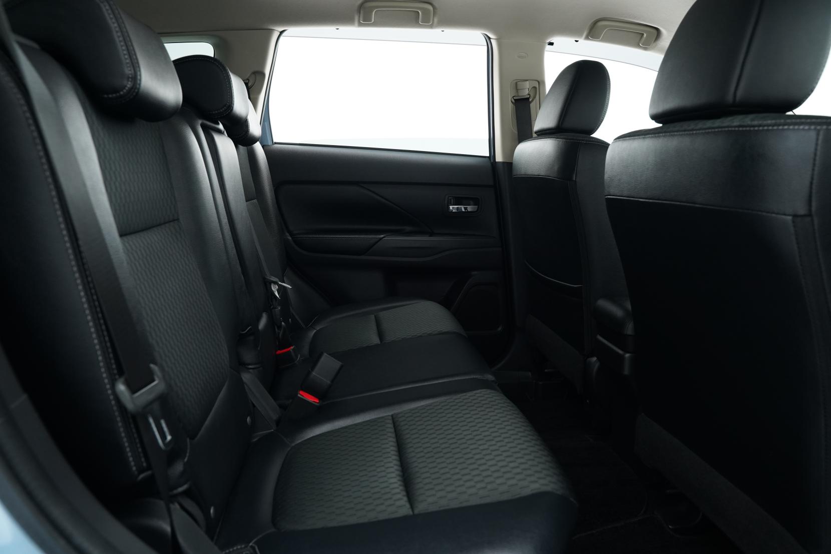 Mitsubishi Outlander 2.4 PHEV PHEV G PREMIUM PACKAGE 4WD