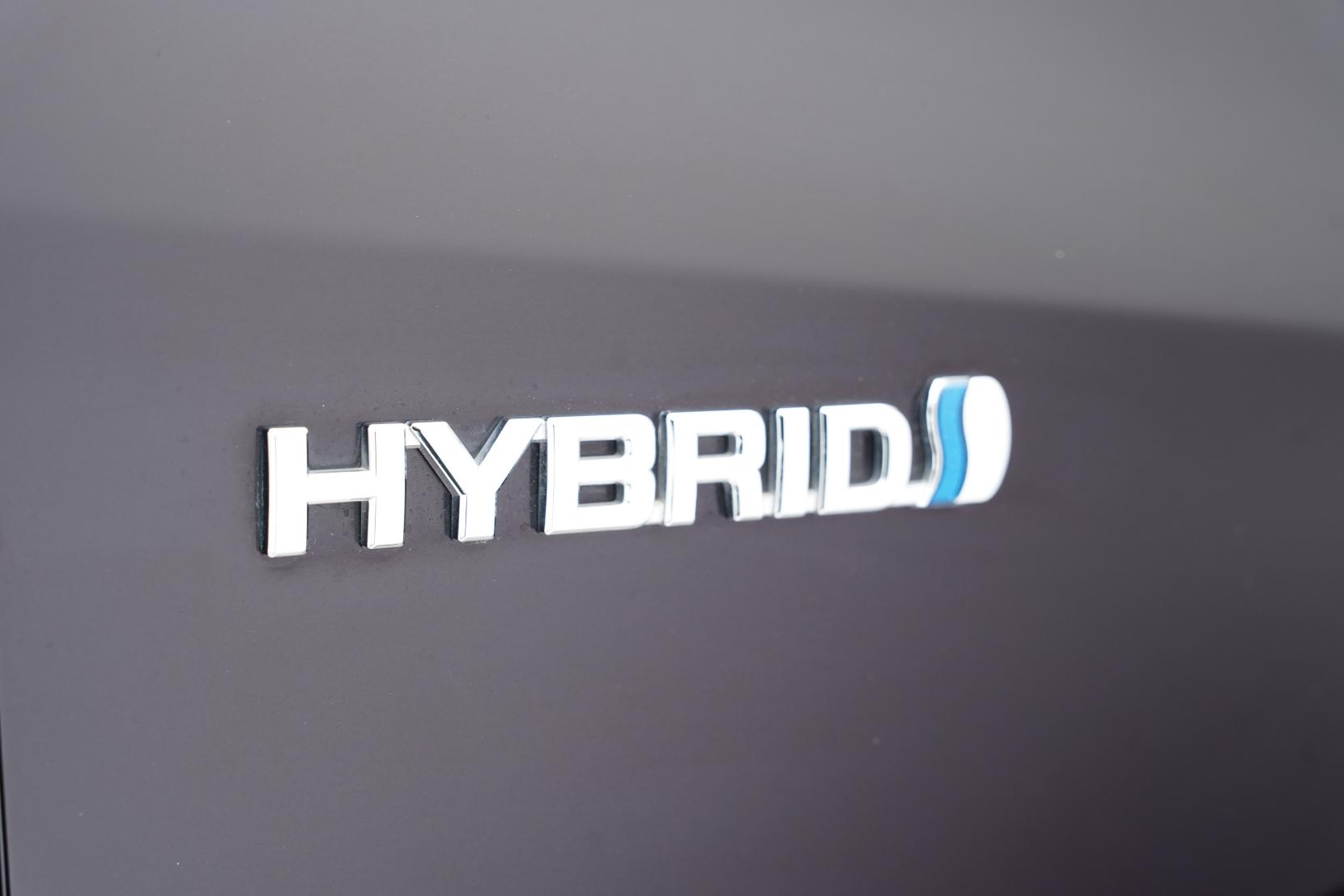 Toyota Noah 2.0 Hybrid G 7 seats