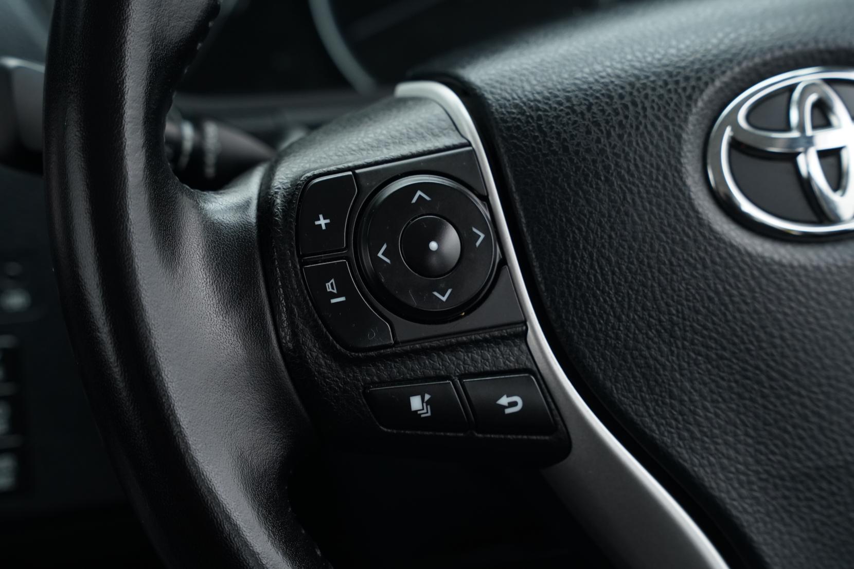 Toyota Noah 2.0 Hybrid G 7 seats