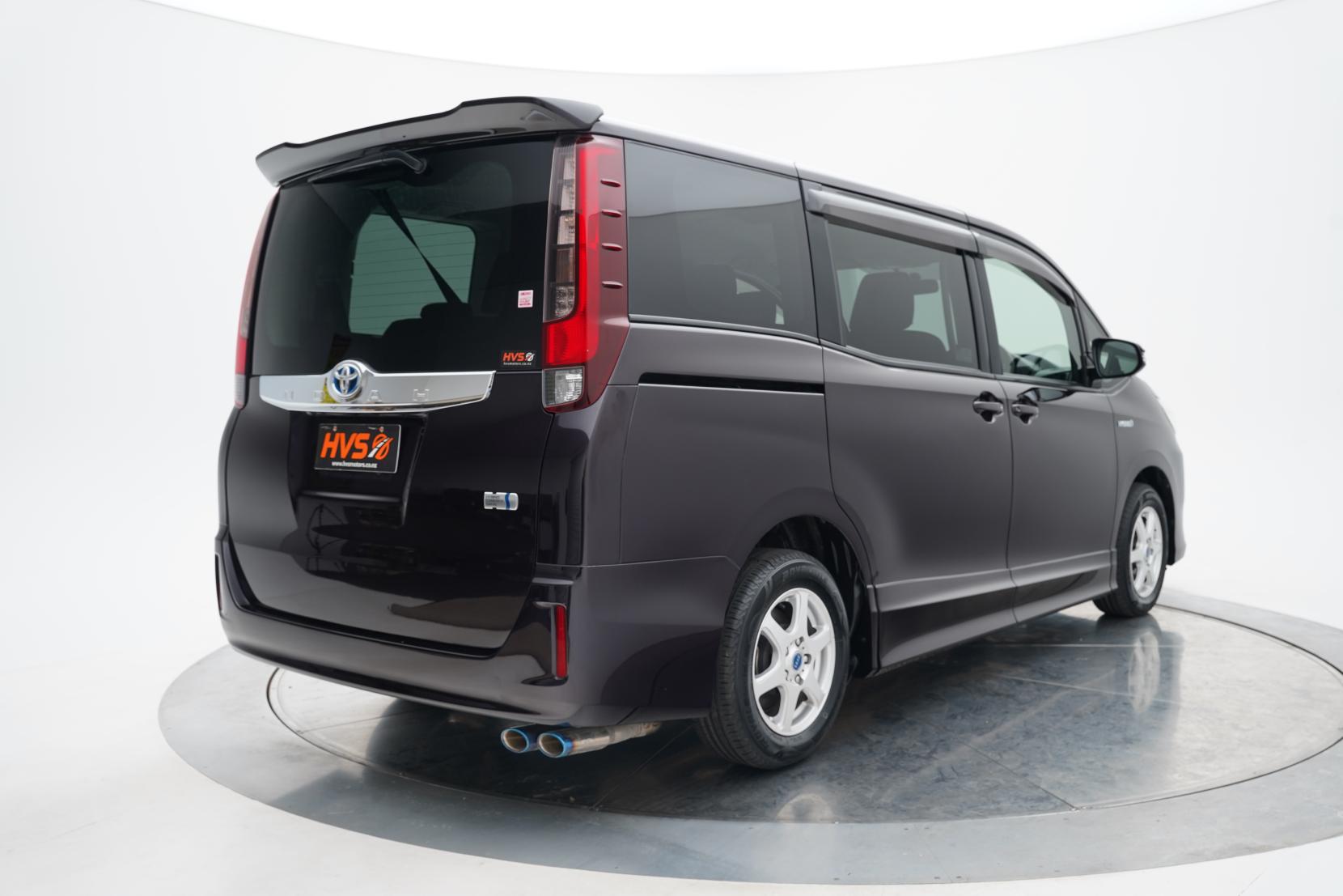 Toyota Noah 2.0 Hybrid G 7 seats