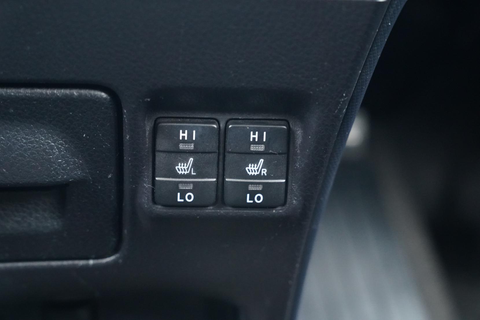 Toyota Noah 2.0 Hybrid G 7 seats