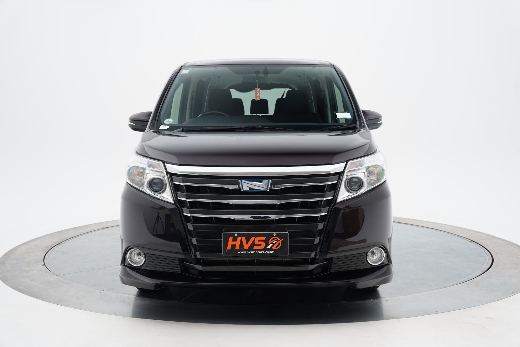 Toyota Noah 2.0 Hybrid G 7 seats