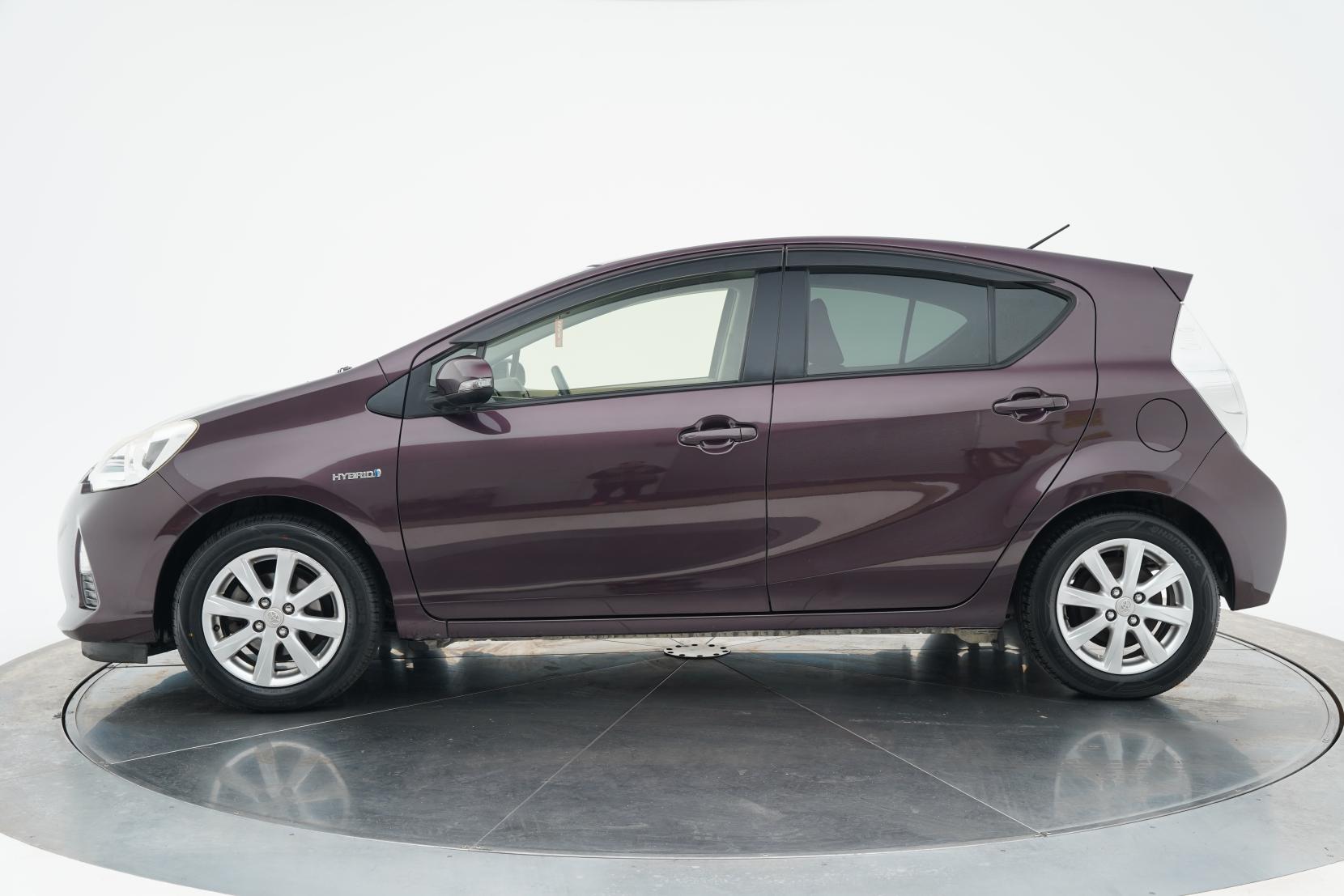 Toyota Aqua 1.5 G PUSH START