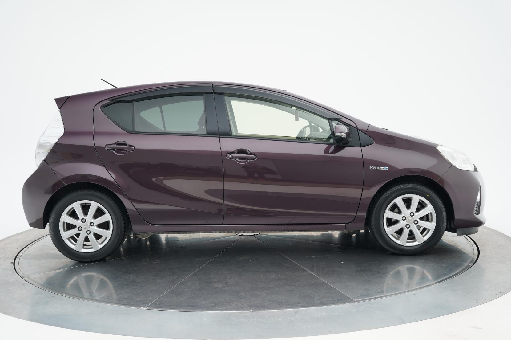 Toyota Aqua 1.5 G PUSH START